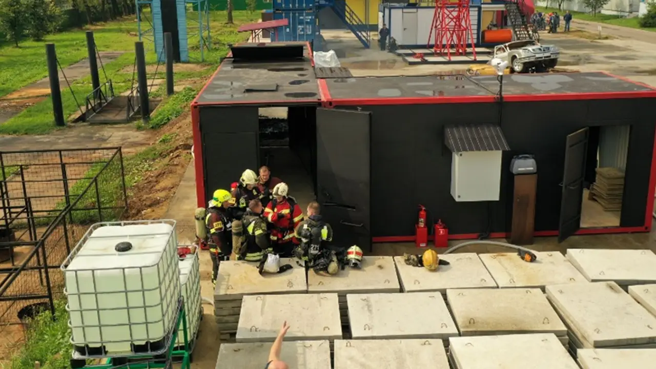 Тренировка специалистов ГДЗС в симуляторе